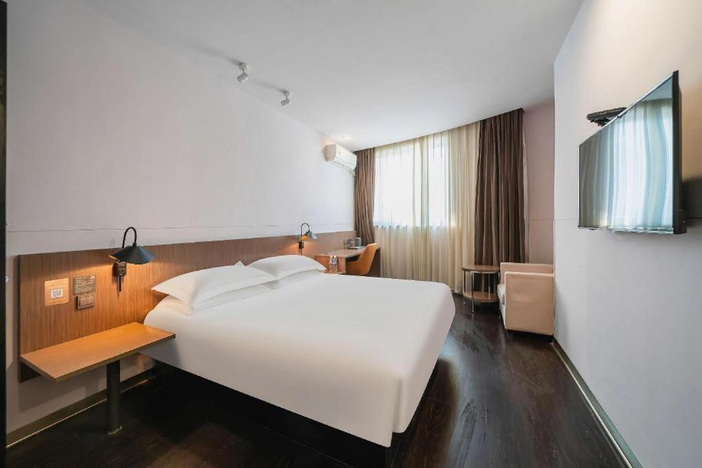 Hotel Magnotel Railway Station Magnolia Plaza 2*