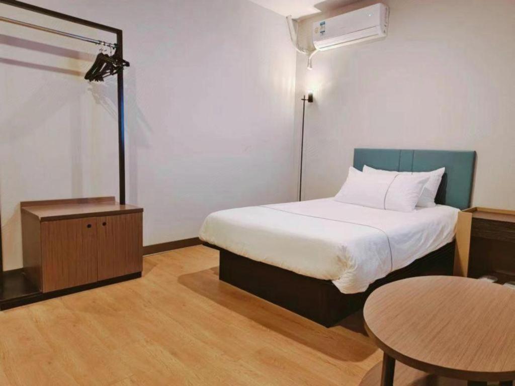 Magnotel Railway Station Magnolia Plaza Hotel 2*